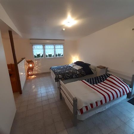 Le Cezembre Gite La Taniere Moidrey Exterior foto